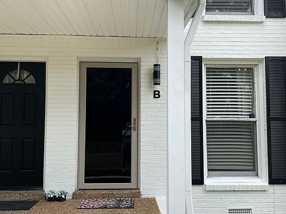 2nd image of 724B E Due West Ave