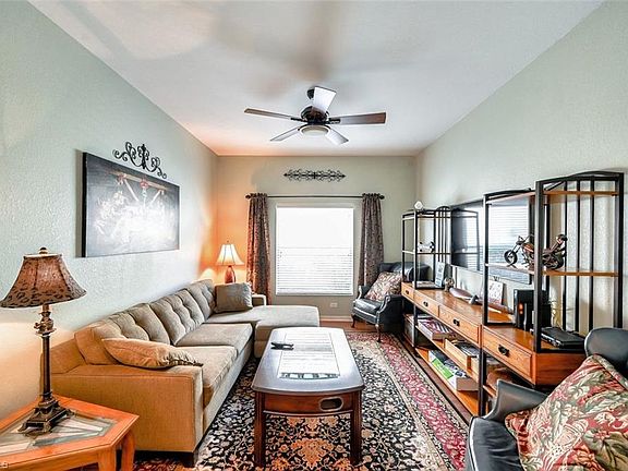 3rd image of 219 Glen Eagle Cir