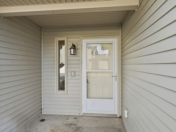 4th image of 176 E Maryanna Ln