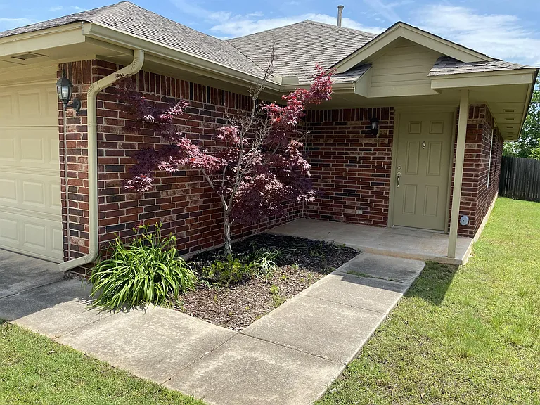 4100 Applegate Dr — Photo 2