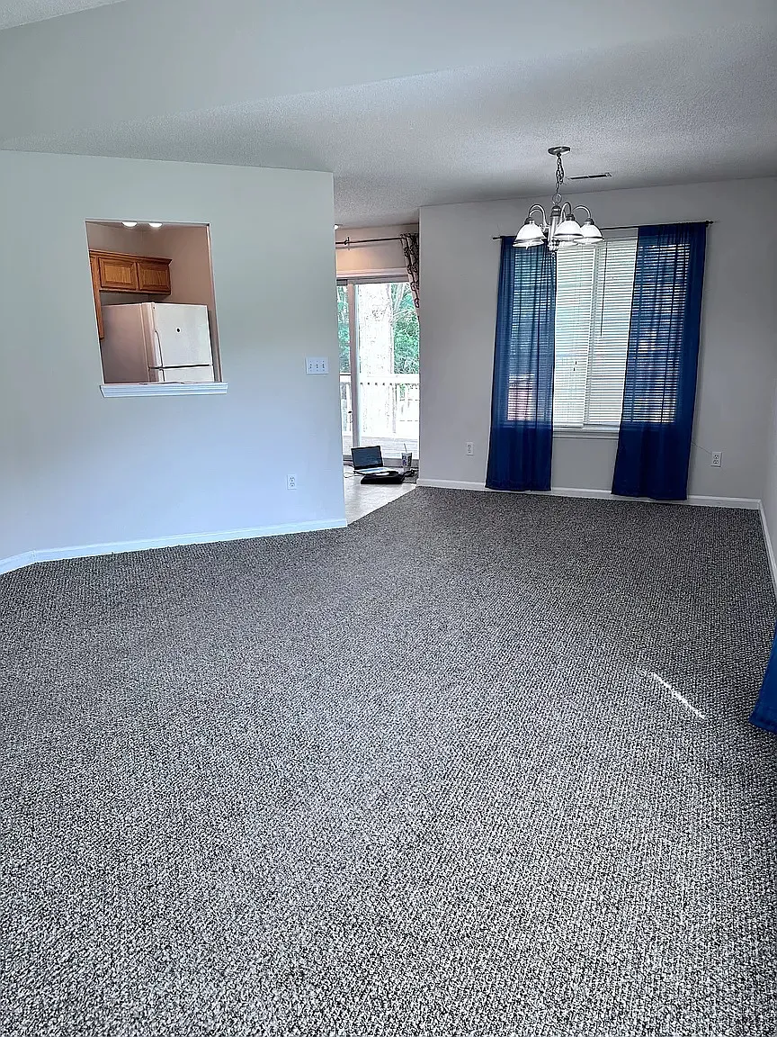 3 bed, 1180 sqft, $1,500 — Photo 3