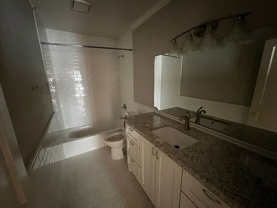 2nd image of 6700 Beacon St