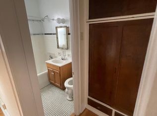 2141 Gunderson Ave APT 217, Berwyn, IL 60402