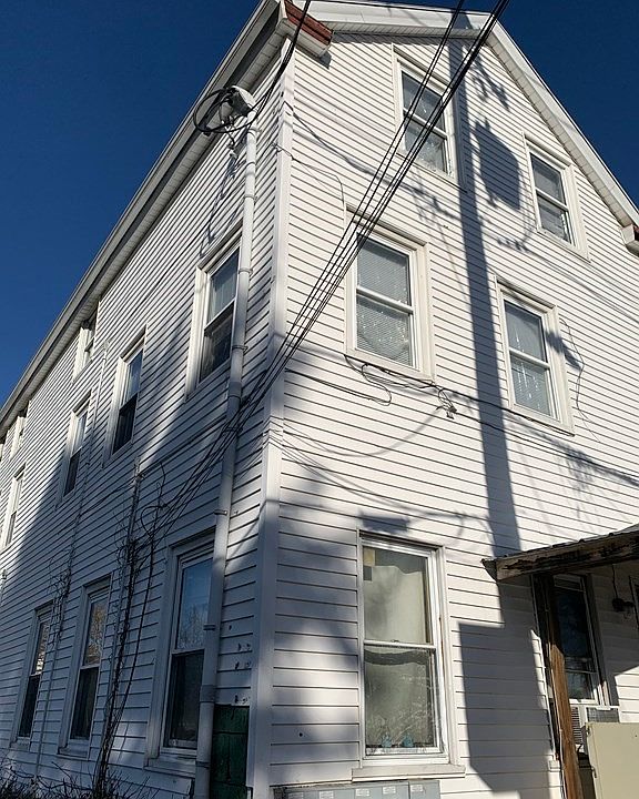 2nd image of 85 School St