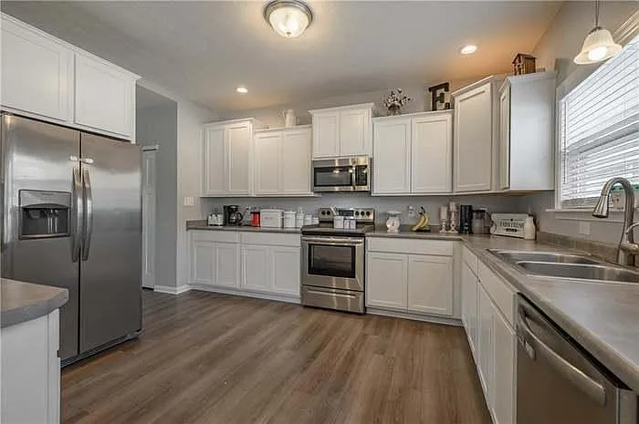2096 Amur Ct — Photo 16