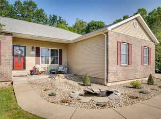 511 Sierra Ridge Ave, Pacific, MO 63069