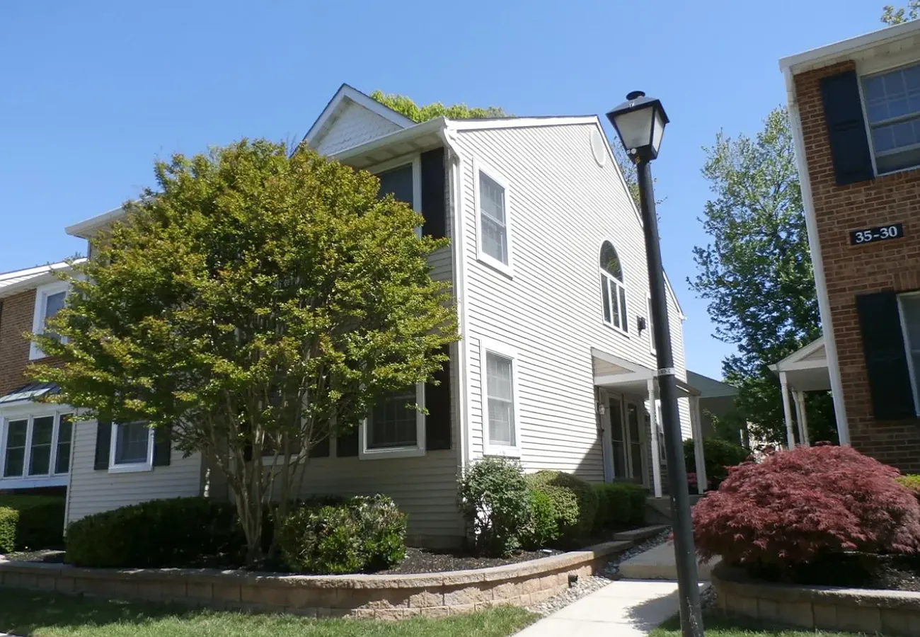 2 bed, 1132 sqft, $2,400 — Photo 3