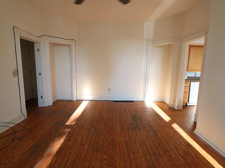 52 W McMillan St — Photo 9