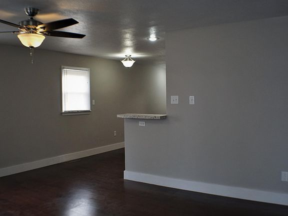 4th image of 1108 Colonial Ave