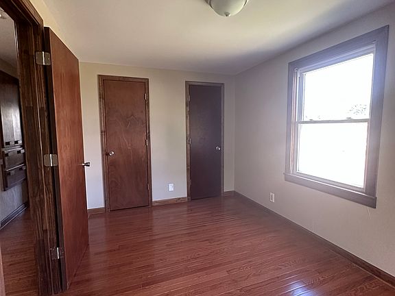 2nd image of 201 W Darrow Ave #201