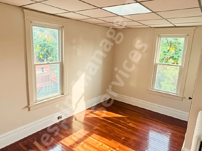1734 W Norwegian St — Photo 16