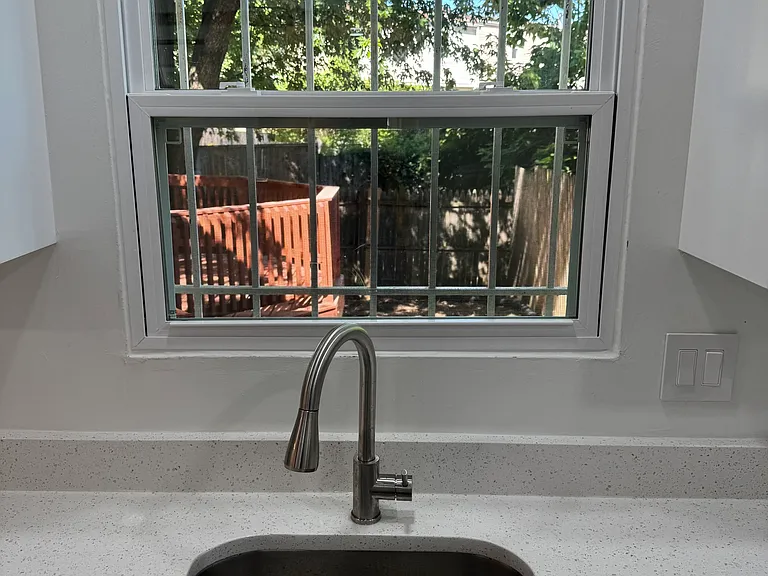 900 Nadine Ct — Photo 9