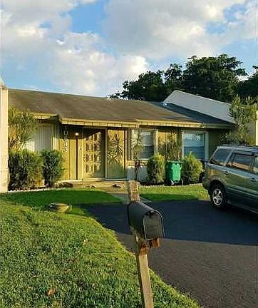 2nd image of 10643 SW 123rd Ct #10643