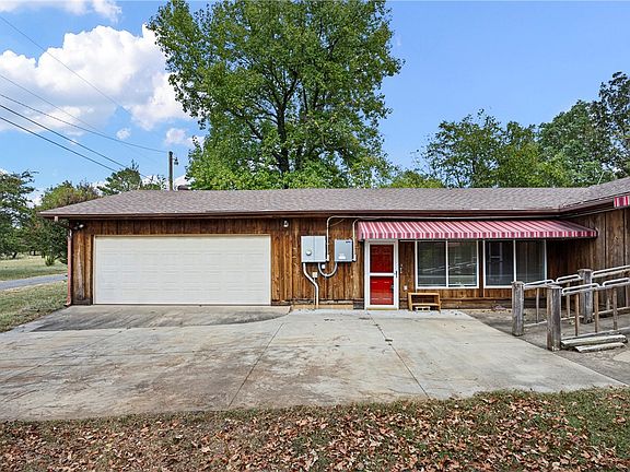 2nd image of 37 Gilbert Ln