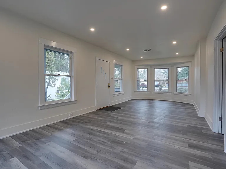425 W Sierra Ave #425 — Photo 17