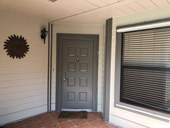 3rd image of 2555 Bedford Mews Dr