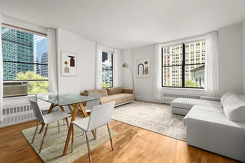 32 W 40th St #8D Photo 1
