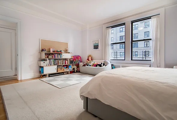 L'Appartement
【ENDPIN】 SKULL KEY CHARM 156 West 86th Street #4A in Upper West Side, Manhattan