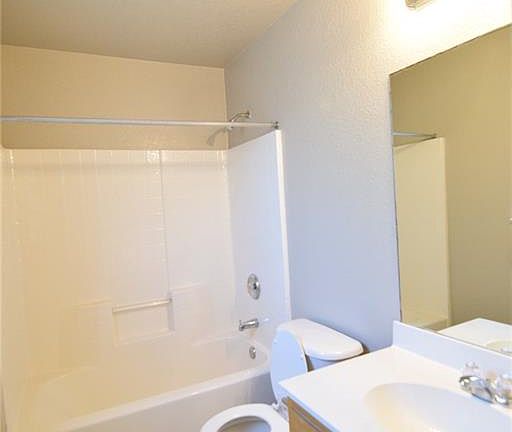 3rd image of 3107 Denia Ct