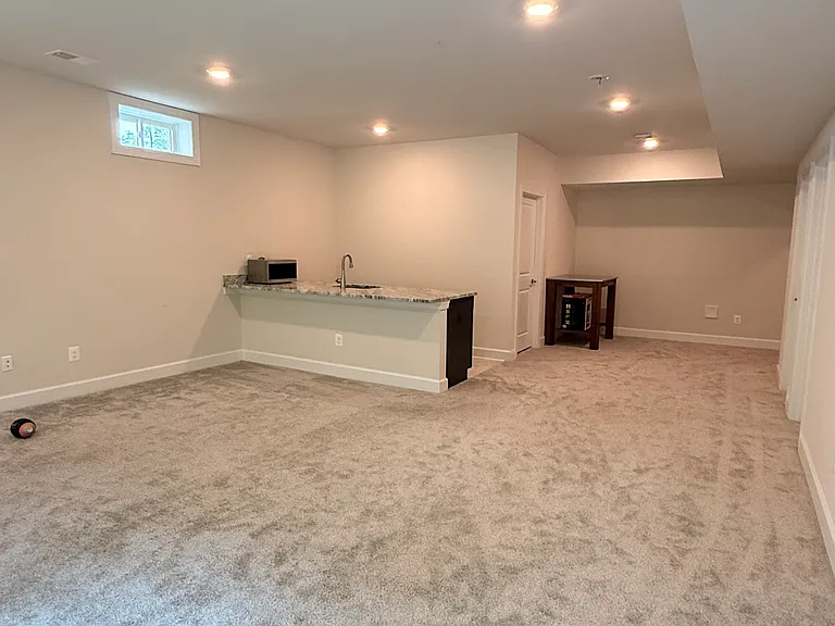 9550 Sanger St — Photo 5