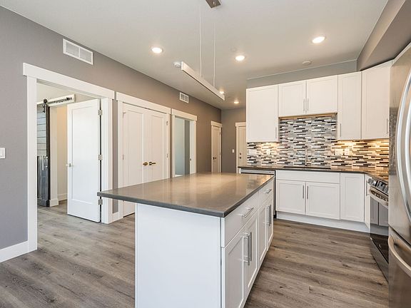 5th image of 745 N Washington Ave #Washington200