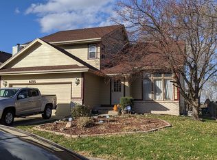 6715 Brookview Dr, Urbandale, IA 50322