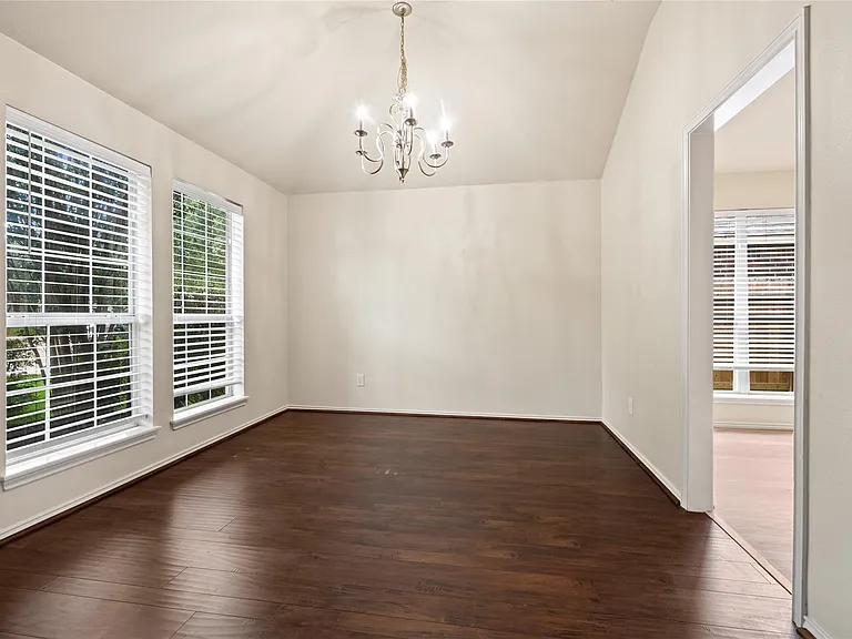2822 Lakecrest Forest Dr — Photo 4