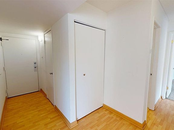5th image of 2120 Greentree Rd APT 102E
