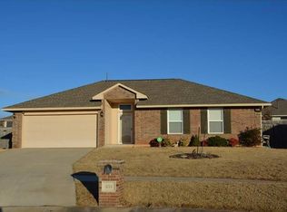 4214 Syracuse St, Moore, OK 73160