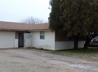 801 S 8th St, Noble, OK 73068