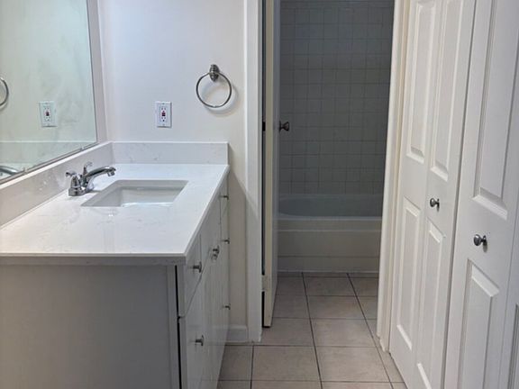 5th image of 2525 S Dayton Way APT 1403