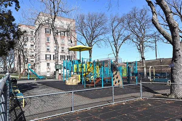 Sold by Douglas Elliman | media 7