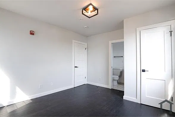 1 bed, $2,200 — Photo 3