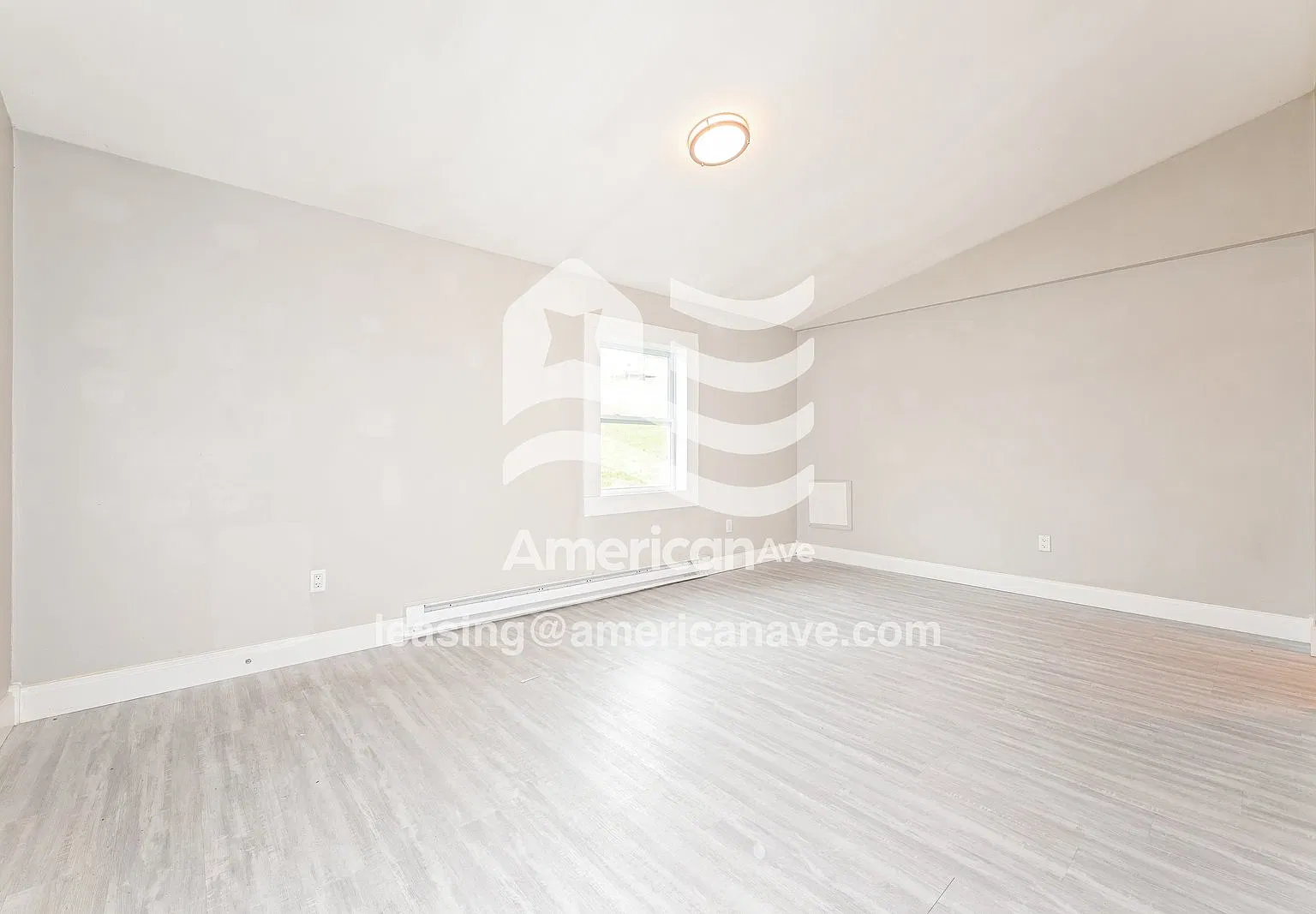 3 bed, 1.0 bath, 960 sqft, $1,153 — Photo 3