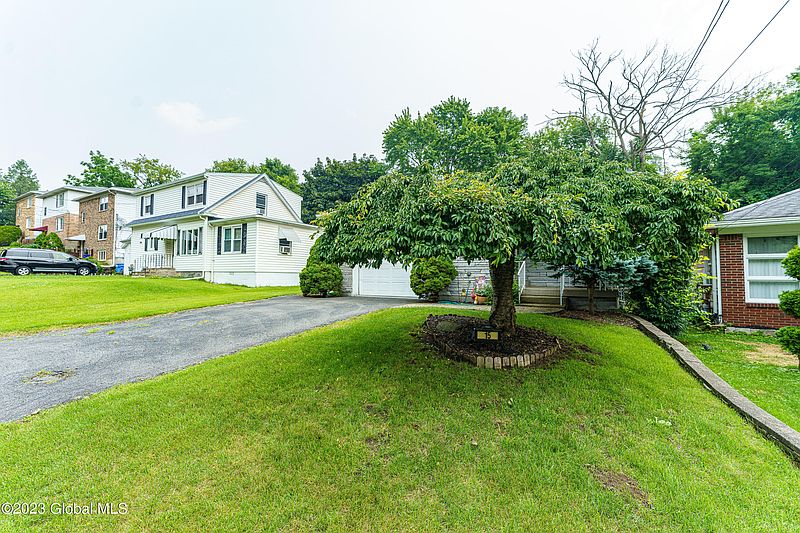 2nd image of 15 Daytona Avenue