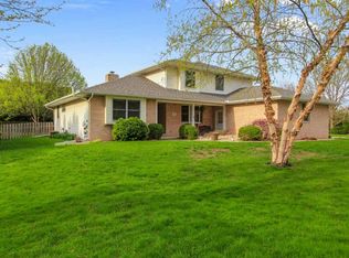 300 E Idlewood St, Morton, IL