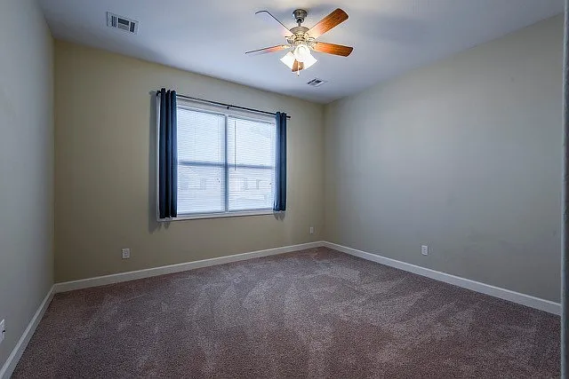 2701 Tobacco Rd #B — Photo 10