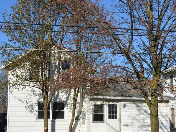 32 W Main St, Greenwich, OH 44837