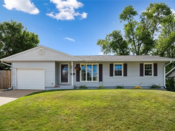 4633 White Pine Dr NE, Cedar Rapids, IA 52402