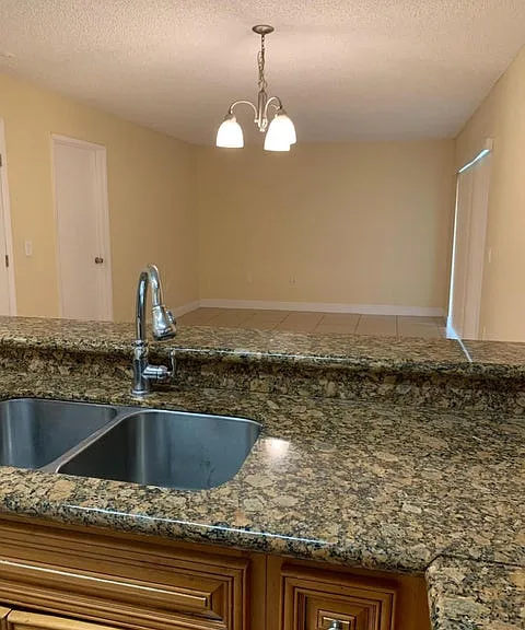 1566 Lake Crystal Dr — Photo 11