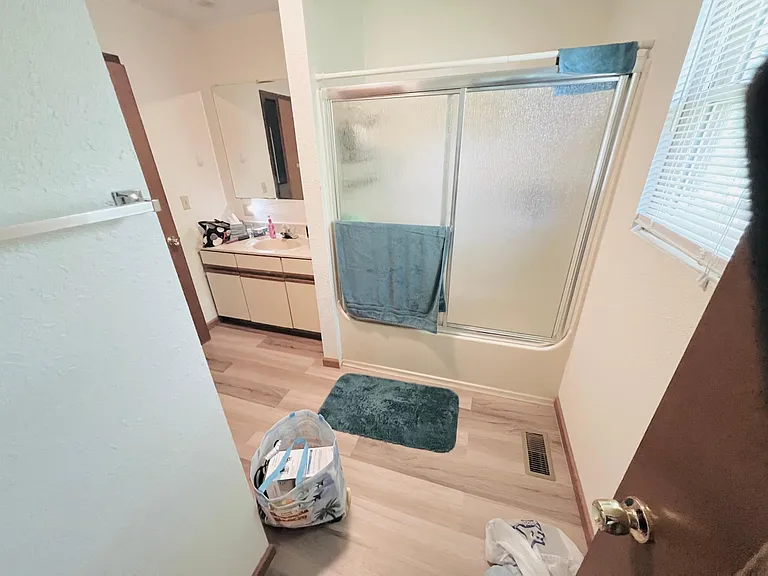 6500 Giant City Rd #8 — Photo 3