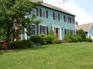 25 Kings Row, North Reading, MA 01864