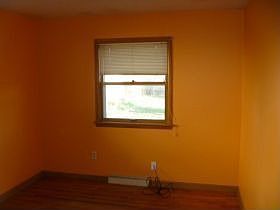 4th image of 227 W Hillcrest Dr