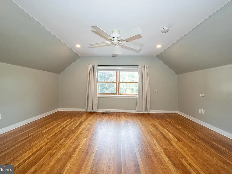 353 S Old Middletown Rd — Photo 26