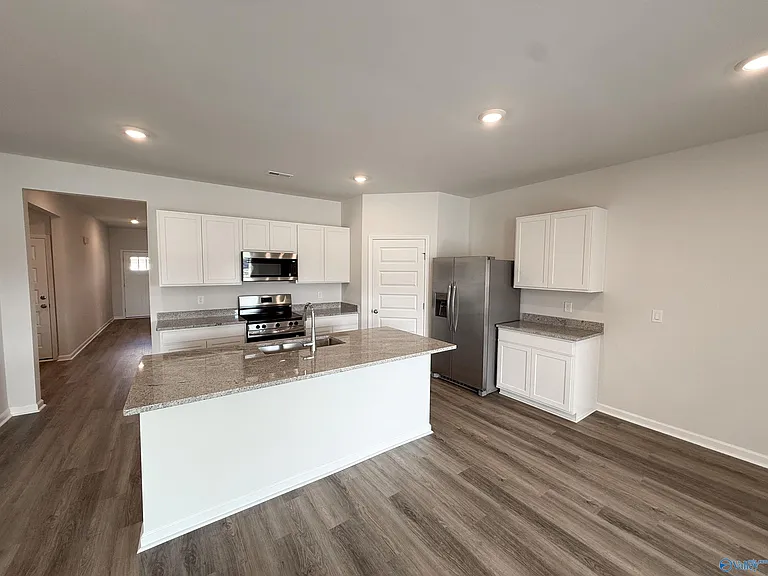 124 Betty Williams Dr — Photo 8