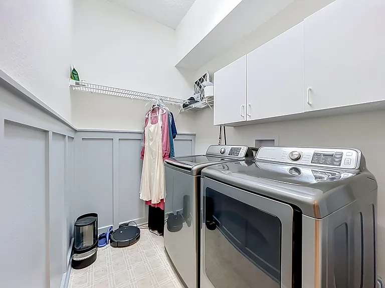 2125 Emerald Green Cir — Photo 49
