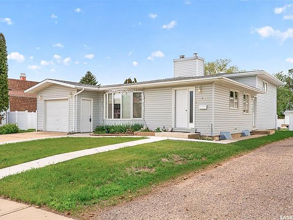 4th image of 1381 Prince CRESCENT