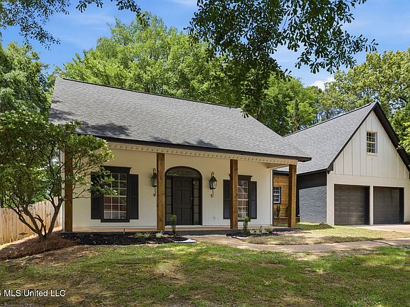 3rd image of 417 Forest Ln