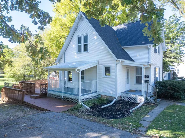 714 8th St, Baraboo, WI 53913