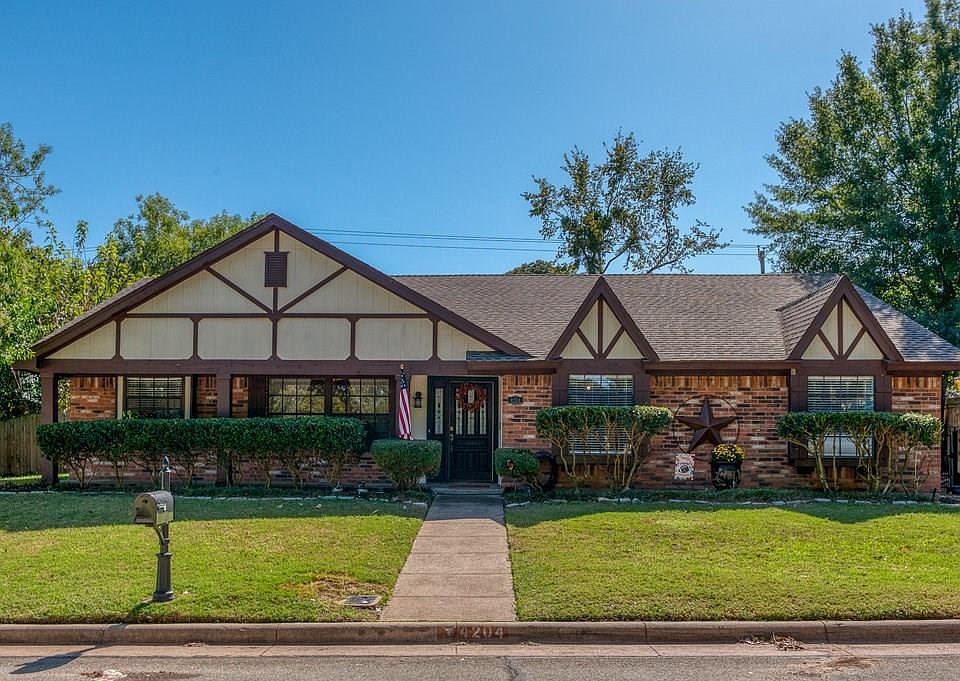 1st image of 4204 Trowbridge Dr